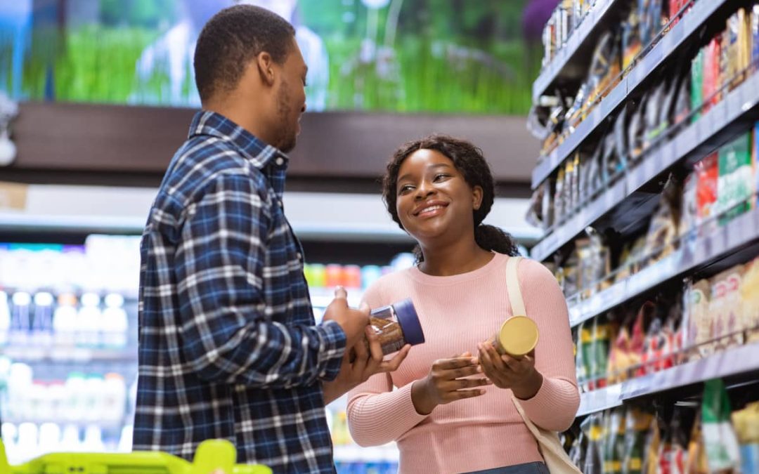 african-american-couple-buying-groceries